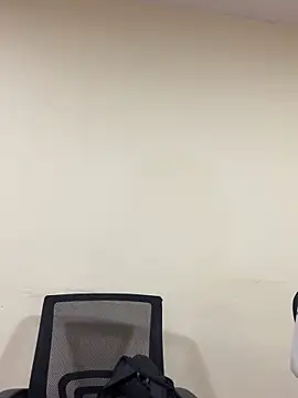 Sara Fernandez  online show from March 10, 2026, 1:59 pm