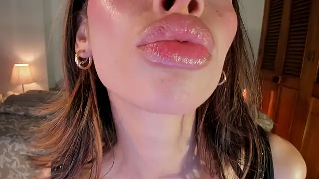 Snapshot of ConnieDeep chatting on April 10, 2026, 10:11 am ConnieDeep online show from April 10, 2026, 10:11 am