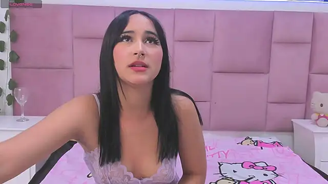 Snapshot of LeslieCute69 chatting on February 7, 2026, 7:22 pm LeslieCute69 online show from February 7, 2026, 7:22 pm