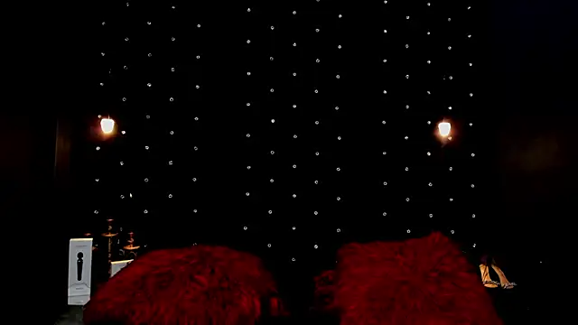 MiaWolton online show from April 13, 2026, 7:18 pm