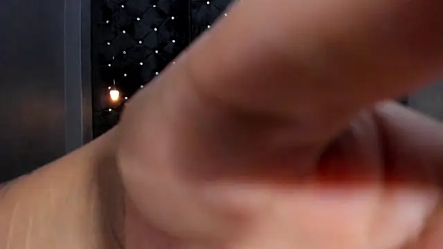 MiaWolton online show from April 4, 2026, 7:20 pm