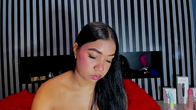 Snapshot of MiaWolton chatting on July 17, 2026, 7:22 pm MiaWolton online show from July 17, 2026, 7:22 pm