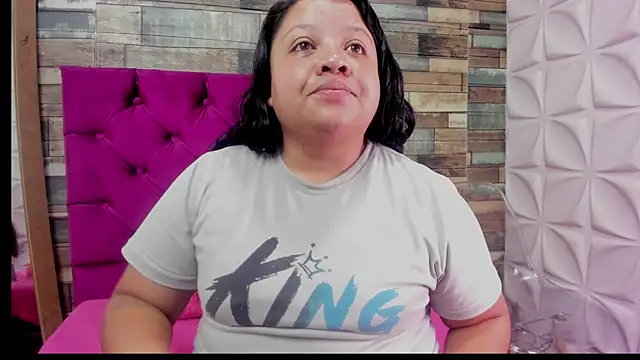 Snapshot of Carolina-Lenon chatting on February 7, 2026, 7:44 pm Carolina-Lenon online show from February 7, 2026, 7:44 pm