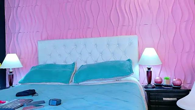 Mia Cherry   online show from March 25, 2026, 12:15 pm