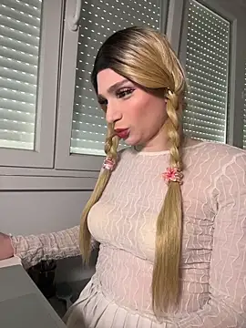 Julia SweetBaby online show from March 27, 2026, 11:11 am