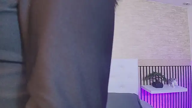 Elizabeth Ferrer online show from March 5, 2026, 11:51 am