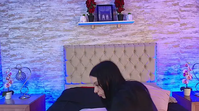 Elizabeth Ferrer online show from April 17, 2026, 12:41 pm