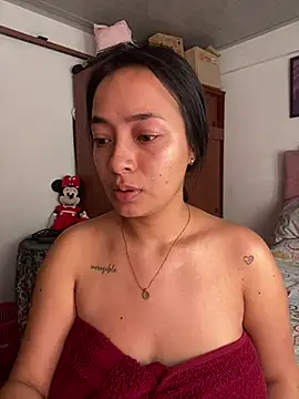 JulietaRiios online show from April 3, 2026, 8:48 pm