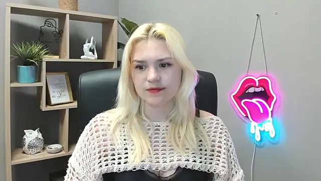 SweetLilyxo online show from May 22, 2026, 6:33 am