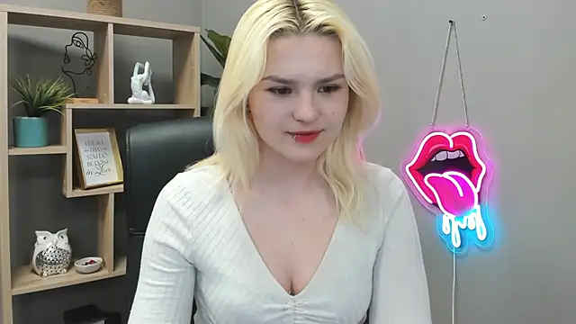 SweetLilyxo online show from May 29, 2026, 6:41 am