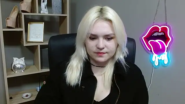 SweetLilyxo online show from February 23, 2026, 7:31 am