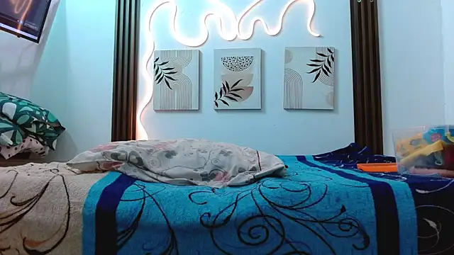 Snapshot of miss_caty chatting on February 10, 2026, 11:37 pm miss caty online show from February 10, 2026, 11:37 pm