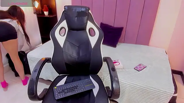 Snapshot of Raven_love chatting on February 9, 2026, 10:08 pm Raven love online show from February 9, 2026, 10:08 pm