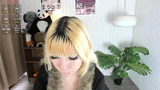 Snapshot of Laukyubey1 chatting on February 17, 2026, 8:28 pm Laukyubey1 online show from February 17, 2026, 8:28 pm