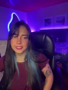 Snapshot of Annie_Alicee chatting on February 4, 2026, 1:28 pm Annie Alicee online show from February 4, 2026, 1:28 pm