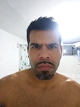 Snapshot of thom_1 chatting on February 6, 2026, 11:45 pm thom 1 online show from February 6, 2026, 11:45 pm