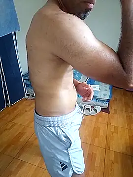 Snapshot of thom_1 chatting on February 10, 2026, 7:02 pm thom 1 online show from February 10, 2026, 7:02 pm