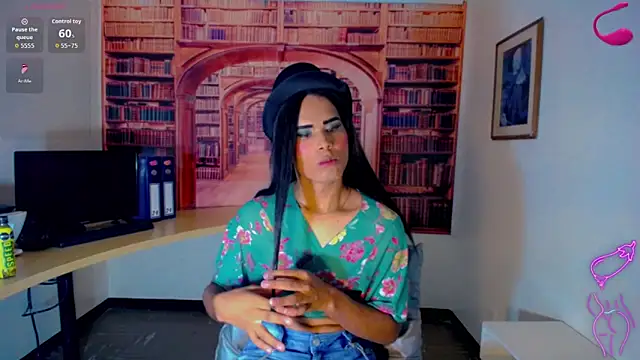 Snapshot of Gata_Salvaje__ chatting on February 8, 2026, 3:37 am Gata Salvaje online show from February 8, 2026, 3:37 am