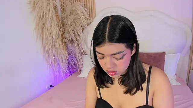 rebeca taylor online show from April 16, 2026, 3:07 am