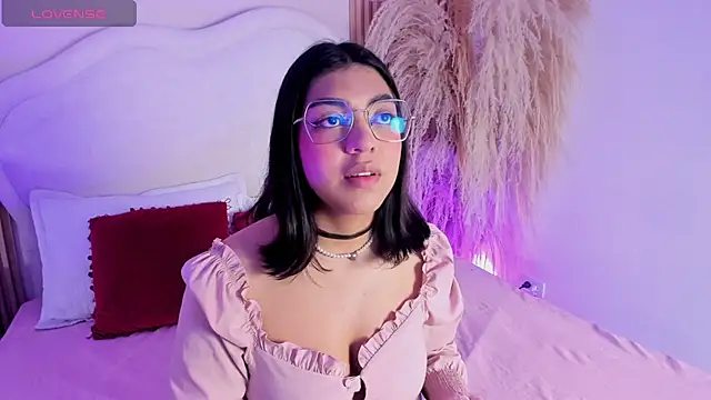 rebeca taylor online show from February 17, 2026, 3:15 am