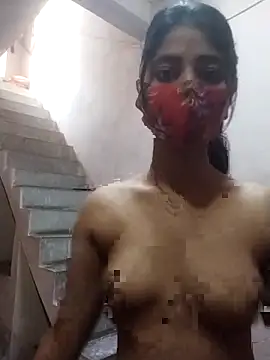 Snapshot of Kitti-Sharma chatting on April 11, 2026, 2:41 am Kitti-Sharma online show from April 11, 2026, 2:41 am