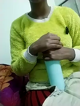 Snapshot of Kitti-Sharma chatting on February 11, 2026, 4:23 am Kitti-Sharma online show from February 11, 2026, 4:23 am