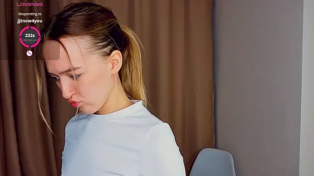 Snapshot of SupakuChan chatting on February 14, 2026, 8:53 pm SupakuChan online show from February 14, 2026, 8:53 pm