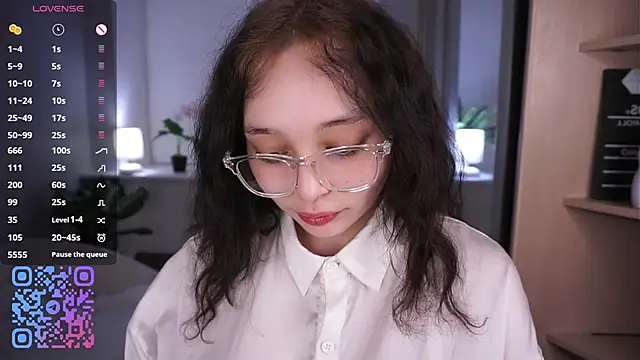 Snapshot of HannaHayles chatting on April 8, 2026, 5:03 pm HannaHayles online show from April 8, 2026, 5:03 pm