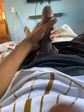 youngsterSA223 online show from April 18, 2026, 12:18 pm