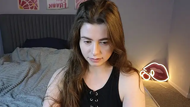 LovingWhisperr online show from March 5, 2026, 1:24 am