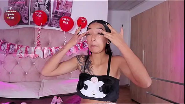 Snapshot of liittle__baby chatting on February 14, 2026, 11:43 am liittle baby online show from February 14, 2026, 11:43 am