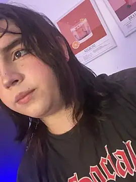 Daniellesins1 online show from April 7, 2026, 1:29 am