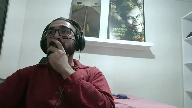 Redlovecouple online show from April 28, 2026, 2:54 pm