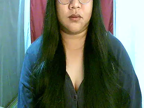 Snapshot of strip_berry chatting on February 5, 2026, 2:13 pm strip berry online show from February 5, 2026, 2:13 pm