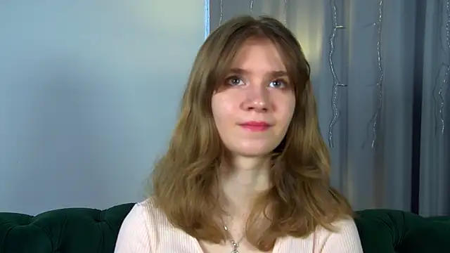 Snapshot of MilaMaelis chatting on April 12, 2026, 6:27 am MilaMaelis online show from April 12, 2026, 6:27 am