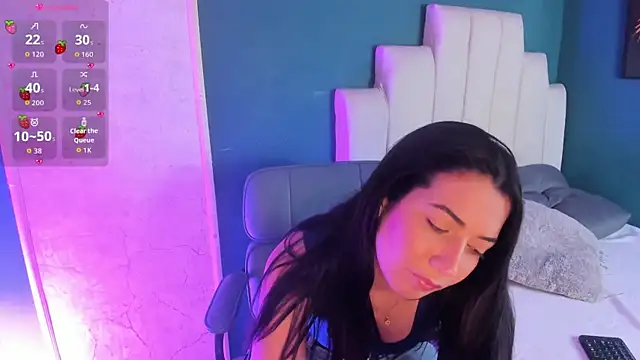 Snapshot of Adrienne__ chatting on March 29, 2026, 8:32 pm Adrienne online show from March 29, 2026, 8:32 pm