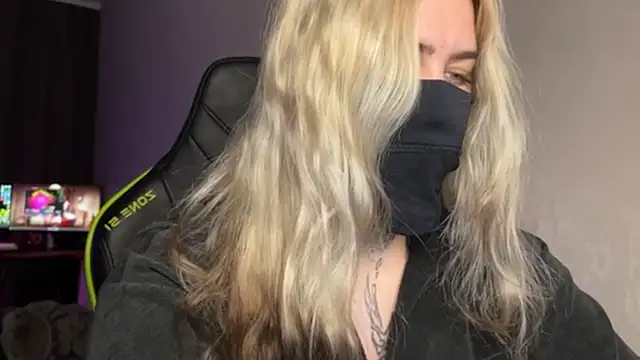 Snapshot of UnaXyling chatting on February 8, 2026, 11:13 pm UnaXyling online show from February 8, 2026, 11:13 pm