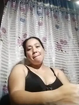 Snapshot of May_Bombs chatting on February 7, 2026, 1:35 am May Bombs online show from February 7, 2026, 1:35 am