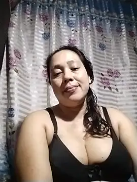 Snapshot of May_Bombs chatting on February 14, 2026, 6:02 am May Bombs online show from February 14, 2026, 6:02 am