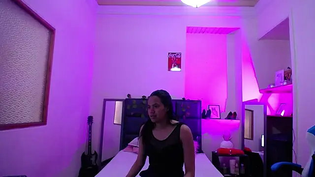 Snapshot of Julieta_Parker chatting on February 15, 2026, 4:06 pm Julieta Parker online show from February 15, 2026, 4:06 pm