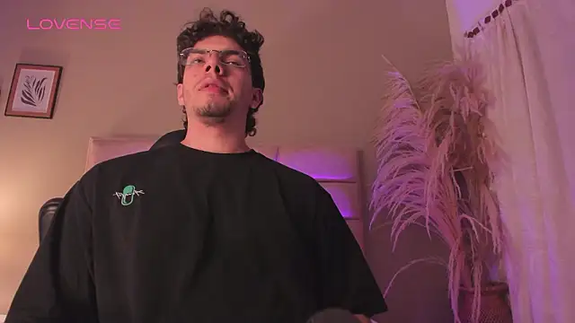 Snapshot of Axel_Creed chatting on February 28, 2026, 3:50 am Axel Creed online show from February 28, 2026, 3:50 am