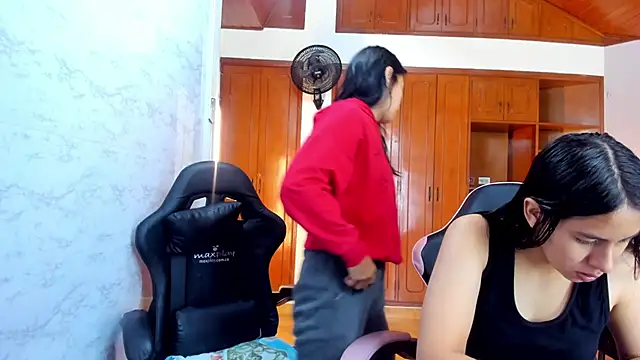 Snapshot of Emily_and_Soffy chatting on February 17, 2026, 12:02 pm Emily and Soffy online show from February 17, 2026, 12:02 pm