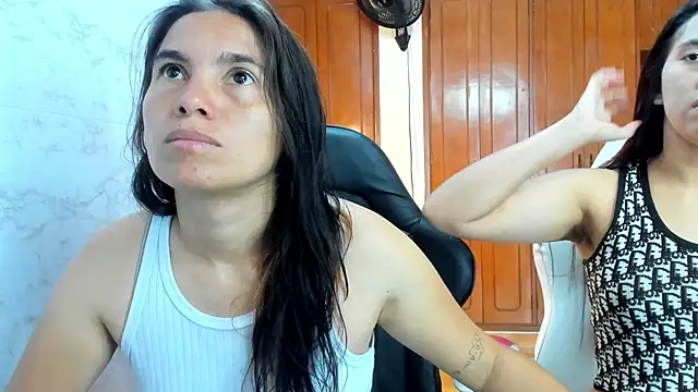 Snapshot of Emily_and_Soffy chatting on February 25, 2026, 12:16 pm Emily and Soffy online show from February 25, 2026, 12:16 pm