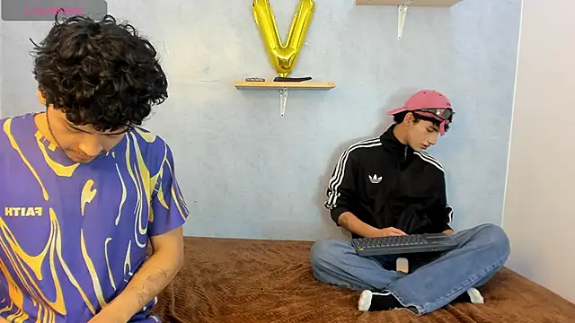 Snapshot of Eliotkinky chatting on February 23, 2026, 4:51 pm Eliotkinky online show from February 23, 2026, 4:51 pm