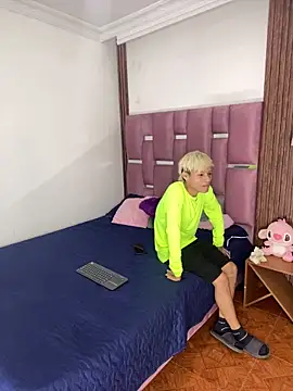 Snapshot of MaxyRyan chatting on March 12, 2026, 12:09 pm MaxyRyan online show from March 12, 2026, 12:09 pm