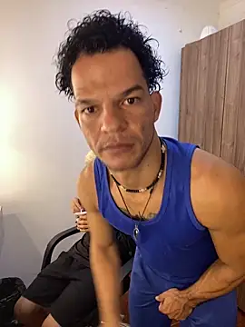 Snapshot of MaxyRyan chatting on March 28, 2026, 12:17 pm MaxyRyan online show from March 28, 2026, 12:17 pm