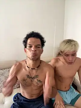 Snapshot of MaxyRyan chatting on April 1, 2026, 2:47 pm MaxyRyan online show from April 1, 2026, 2:47 pm