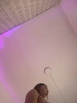 Mia rivers   online show from April 12, 2026, 7:39 pm