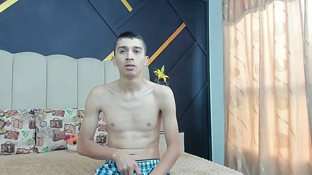 Snapshot of MiaANDrony chatting on February 28, 2026, 12:27 pm MiaANDrony online show from February 28, 2026, 12:27 pm