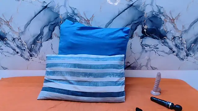 ExoticLenny32 online show from April 12, 2026, 5:49 pm